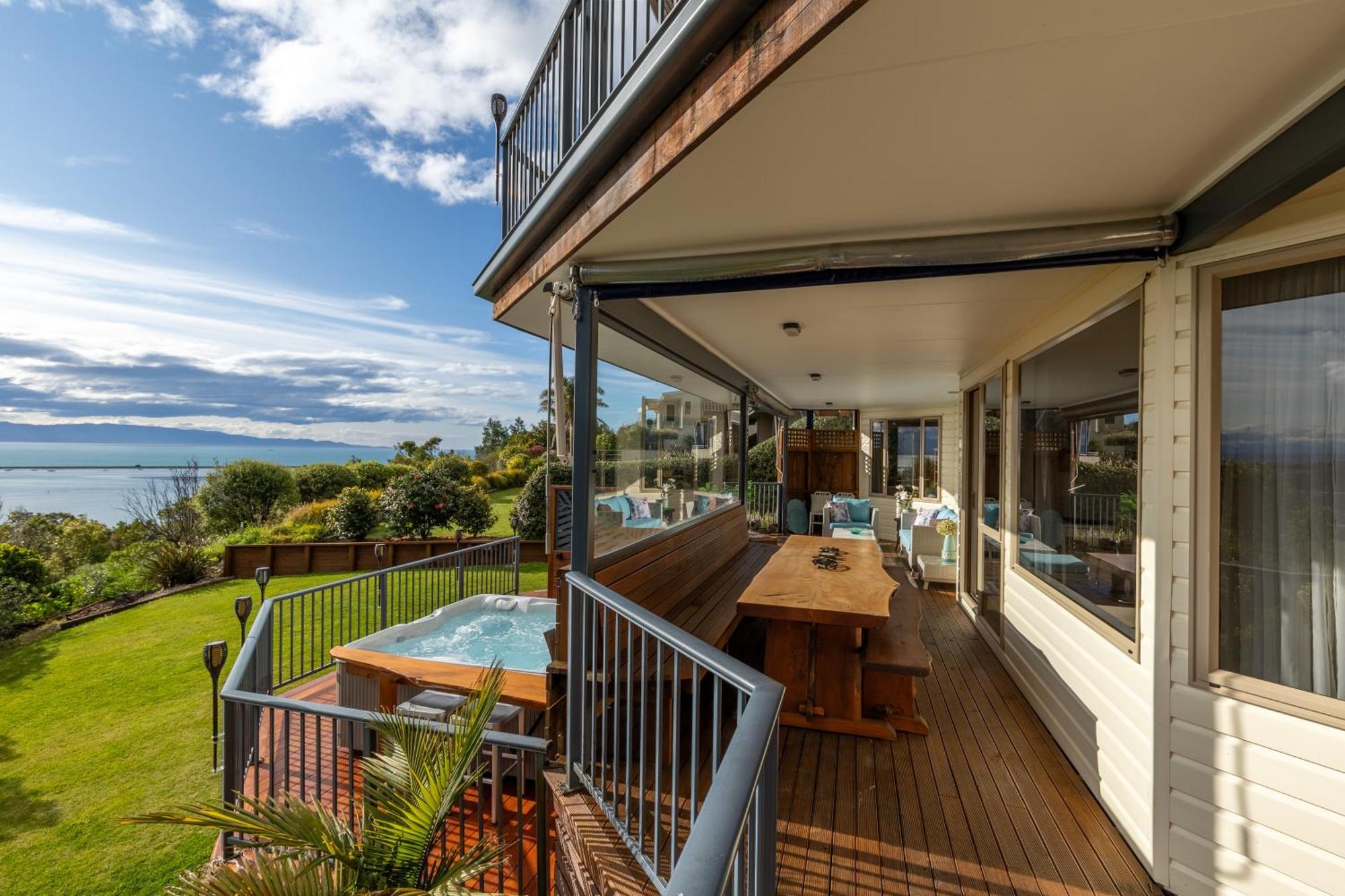 Twin Peaks Luxury Sea View Villa Нелсън Екстериор снимка