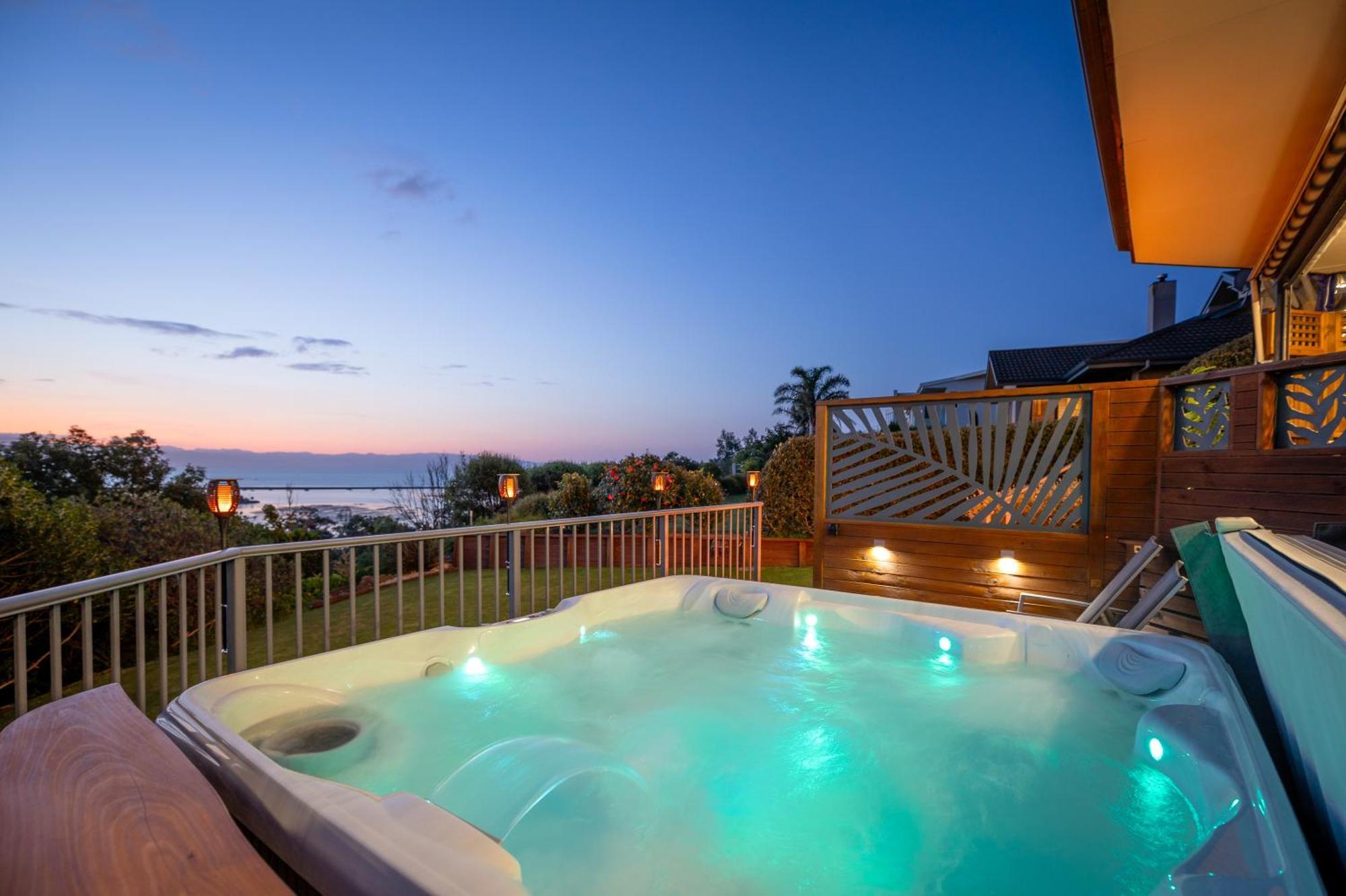 Twin Peaks Luxury Sea View Villa Нелсън Екстериор снимка